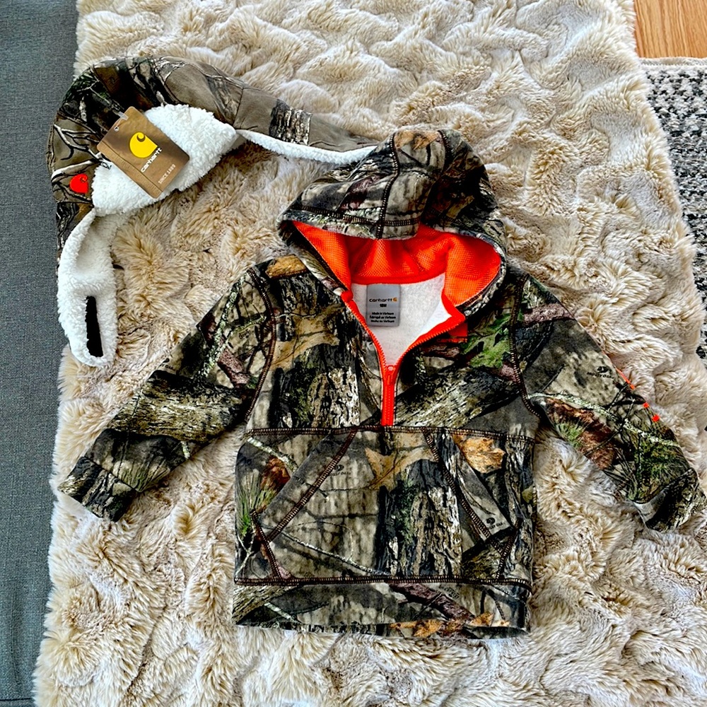 Carhartt Half zip hoodie and hat